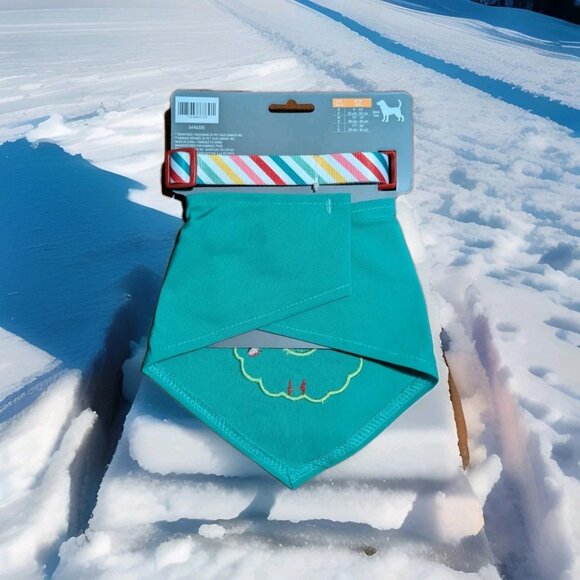 Bailey&Bella 2pc Christmas collar and bandana set. Size M/M (12"-16" neck) - Picture 2 of 2